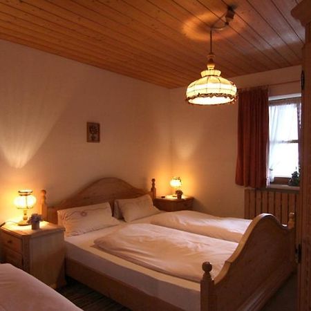 Ferienwohnung Flora Шенау-ам-Кенігсзе Екстер'єр фото
